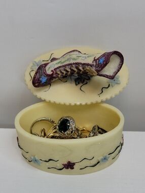Decorative Shoe  TrinketBox with Floral Accent Filled With Sz 6 Rings
